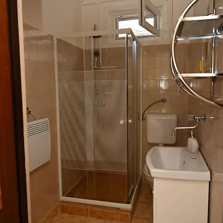 Hanna Apartman *